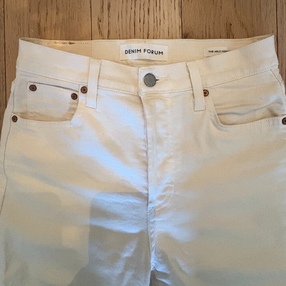 Denim Forum Arlo High Rise Straight ecru, size 26